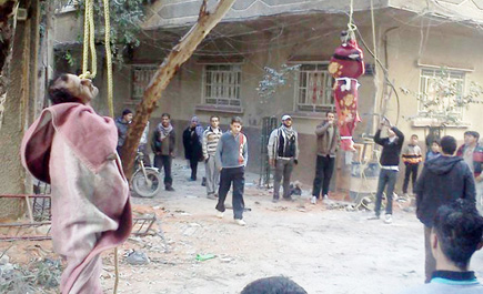 شنق فلسطينيين اثنين بمخيم اليرموك.. والعراق يكشف استقباله لجرحى جنود النظام 