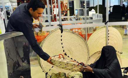 منتجات الأسر تنافس المستورد في جدة