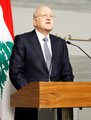 رئيس الحكومة اللبناني يعلن استقالته داعيا لحكومة إنقاذ 
