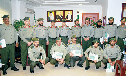 جوازات منطقة القصيم تكرِّم متقاعديها 