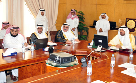 أمير منطقة حائل يناقش مع وزير العمل مستقبل تطوير الخدمات