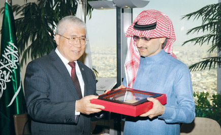 الأمير الوليد يستقبل الممثل الاقتصادي والثقافي لتايبيه