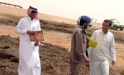 الدفاع المدني بشقراء يسير دورياته في أماكن تجمعات الأمطار والأودية 