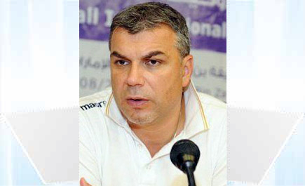 كوزمين يلوم غانا بعد إصابة جيان هداف الدوري الإماراتي 