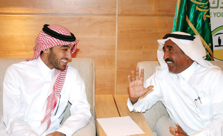 عقب زيارته لجامعة اليمامة وتدشينه (طريقنا آمن).. الأمير عبدالعزيز بن تركي: 