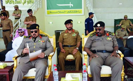 مدير شرطة منطقة القصيم يدفع بأكثر من (900) فرد لميدان العمل الأمني 