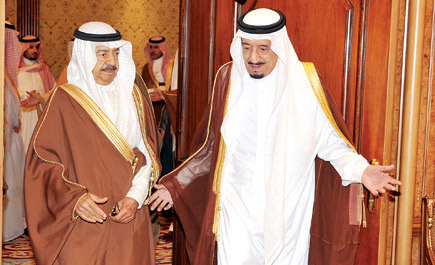 ولي العهد يستقبل رئيس الوزراء بمملكة البحرين 