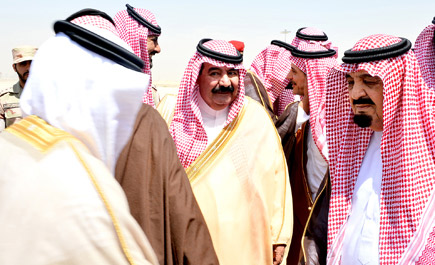 الأمير مشعل يصل إلى الرياض قادماً من دبي 
