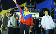 حليف تشافيز يفوز برئاسة فنزويلا 