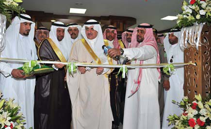 أمير تبوك يبدأ جولاته التفقدية لمحافظات ومراكز المنطقة ويدشن مستشفى تيماء