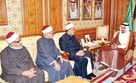 سمو ولي العهد يثني على جهود الأزهر وعلمائه 