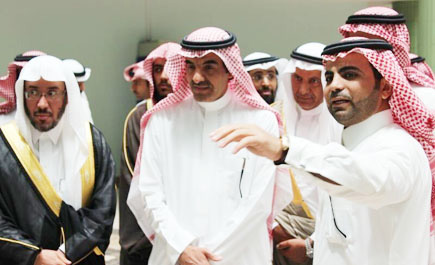وفد من جمعية الصم الكويتية يزور جناح الجمعية السعودية 