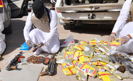 رجال المكافحة يحبطون عملية تهريب مليون وثلاثمائة ألف حبة مخدرة و430 كيلو حشيش