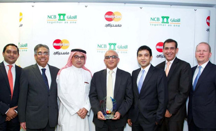 البنك الأهلي يفوز بجائزة «أفضل إدارة لبرنامج الولاء للعملاء»