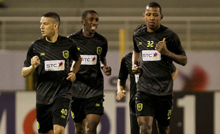 الاتحاد يتجهز لمواجهة الهلال بـ(الجاكوزي).. وقاسم يحل أزمة الظهير الأيسر