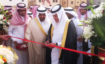 أمين الرياض: افتتاح المزيد من الساحات البلدية بالأحياء لتعزيز البعد الإنساني 