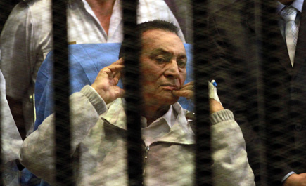 تجديد حبس مبارك (15) يوماً في قضايا «الكسب غير المشروع» 