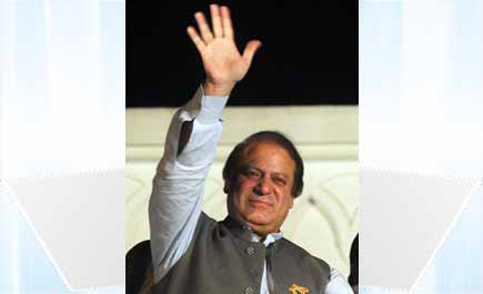 رئيس وزراء باكستان السابق يفوز في الانتخابات التشريعية 