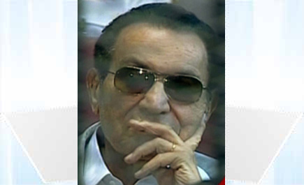 تأجيل محاكمة مبارك إلى (8) يونيو واستمرار حبسه على ذمة القضية 