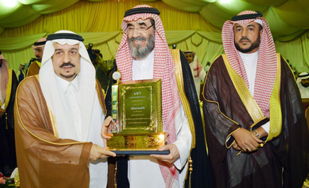 الأمير فيصل بن بندر: المملكة ديدنها دعم كل عمل خيري يخدم المجتمع 