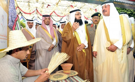 أمير منطقة الباحة يفتتح مهرجان الباحة التراثي الأول 