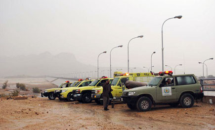 لجنة حصر الأضرار المادية التي خلفتها سيول منطقة الرياض تبدأ أعمالها 