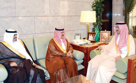 أمير منطقة الرياض يستقبل مدير عام مكافحة المخدرات 