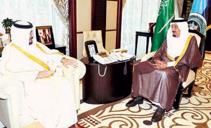 سمو ولي العهد يستقبل السفير البحريني لدى المملكة 