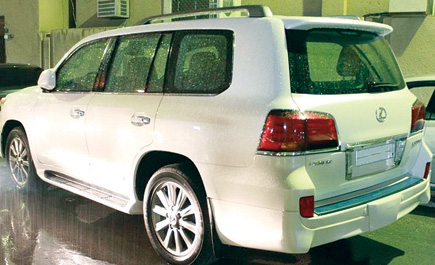 الدوريات السرية توقع بلص يسرق السيارة ويغير معالمها قبل بيعها