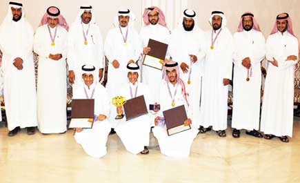 «روبوت القصيم» الأول بين (500) مشاركة في مسابقة فيرست ليغو 2013 بعسير