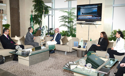 الأمير الوليد يستقبل دوق ويستمنستر