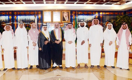 د. أبا الخيل يوقع عقد تأثيث المرحلة الثانية من مدينة الملك عبد الله للطالبات بجامعة الإمام 