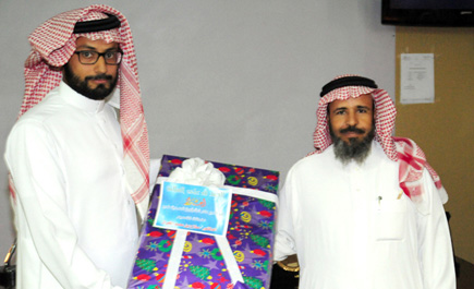 صحة القصيم تكرم فريقاً طبياً بمركز الأمير سلطان لجراحة القلب 