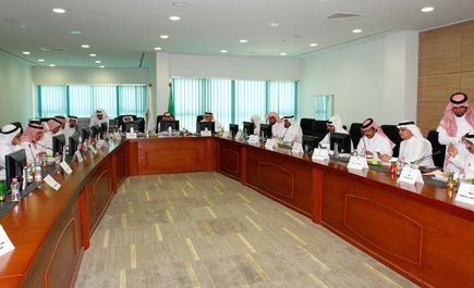 مجلس جامعة الجوف يقر برنامج التجسير ويناقش الميزانية 