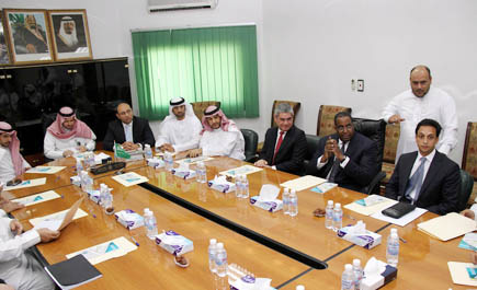 سعوديون وخليجيون يستطلعون فرص الاستثمار بالحدود الشمالية