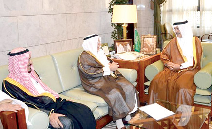 أمير منطقة الرياض يستقبل رئيس مجلس إدارة الغرفة التجارية 
