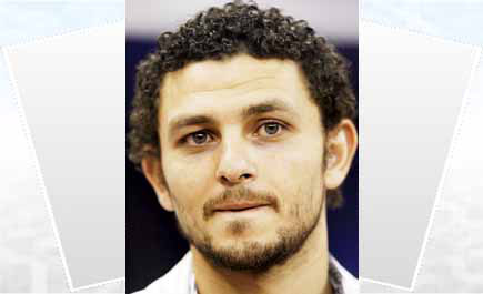 غالي قائد الأهلي حائر بين البقاء و الرحيل عن مصر