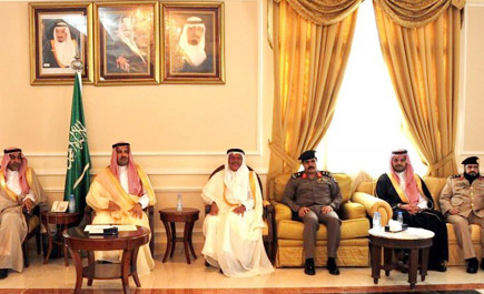 الأمير فيصل بن سلمان يلتقي مسؤولي الأجهزة الحكومية بمحافظة ينبع 