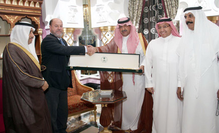 «تطوير» يدشن مشروع الكاراتيه بمدارس التعليم العام