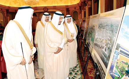 نائب خادم الحرمين يطّلع على خطة تحويل وسط الرياض إلى مركز تاريخي وإداري 