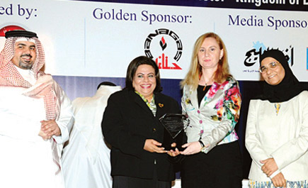 الدكتورة كرستينا عرضت أفضل الممارسات في علوم الجينات في منتدى الإدارة الطبية الخليجية 