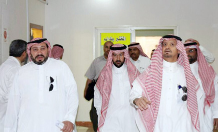 كركمان يتفقد مستشفى الأطفال بالطائف ويلتقي المراجعين 