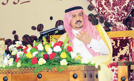 الأمير فيصل بن بندر يكشف عن «مجالس الشباب» في جلسة حوارية ببريدة 
