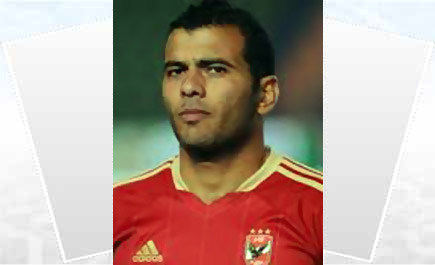 عماد متعب يخضع للجراحة في العمود الفقري ويغيب ثلاثة أشهر