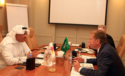 رئيس الاتصالات السعودية يلتقي رئيس سيسكو سيستمز 