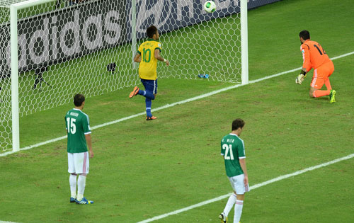البرازيل إلى نصف نهائي (القارات) بفوزه على المكسيك 