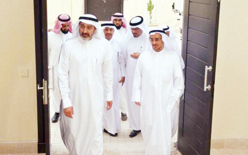 وفد عمداء كليات الهندسة الخليجية يزور «مسكن العربية»