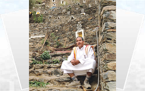 في (عسير..لحمة وطن) سياح يرتدون الزي التهامي