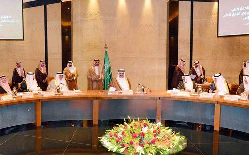 الأمير خالد بن بندر يترأس اجتماع لجنة الإشراف على مشروع النقل العام 