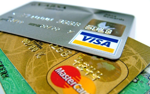 «البنوك السعودية» تشدد على التقيّد بتعليمات استخدام البطاقات الائتمانية 